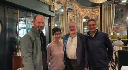 Sur la photo : Prof. Robert Danzer et Prof. Malika Saadaoui, de l’EMI de Rabat (Maroc), Laurent Gremillard à gauche et Jérôme Chevalier